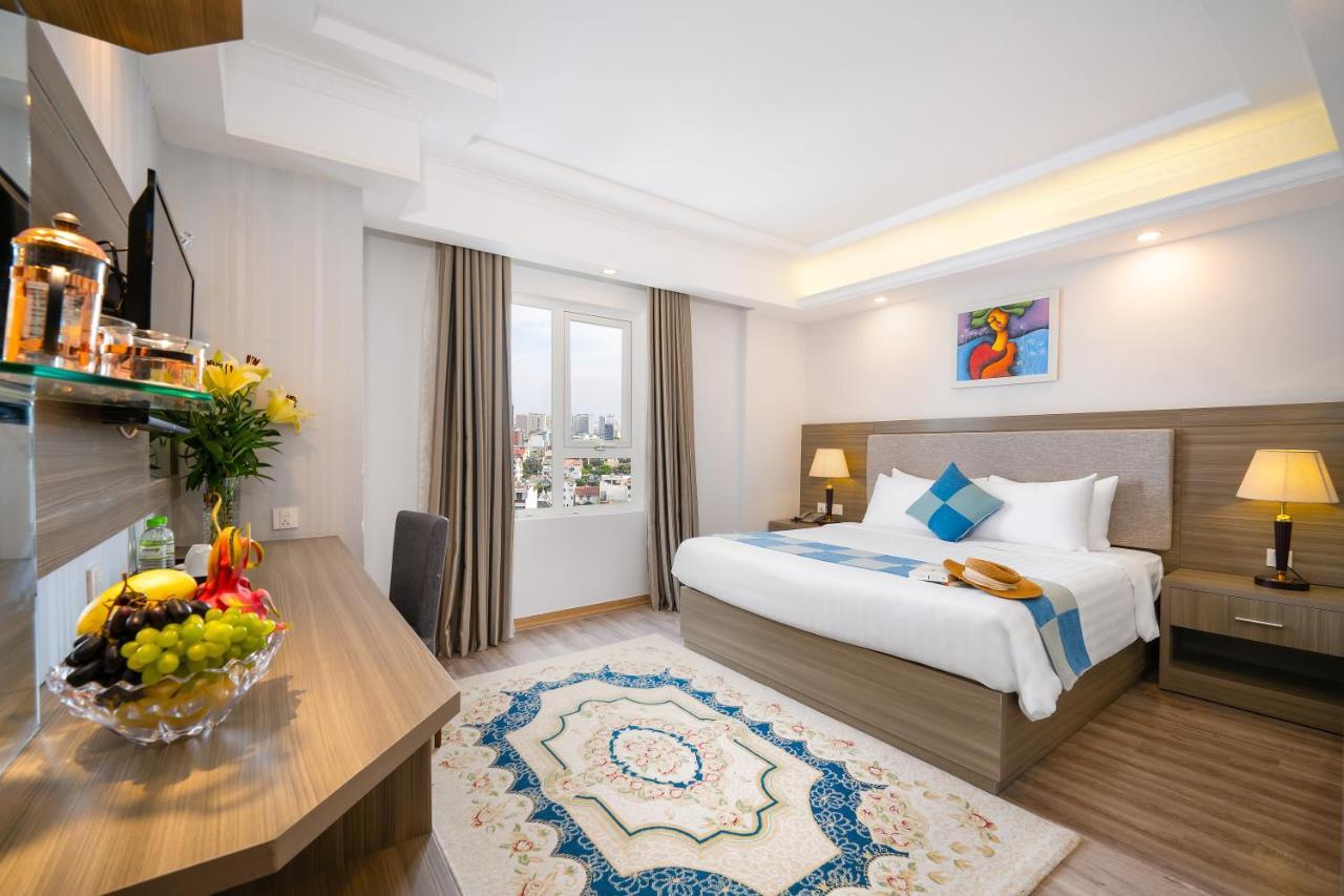 Royal Beach Hotel Дананг Экстерьер фото